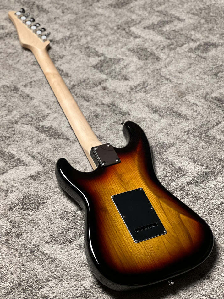 Hawk Select Essentials SLX Hawk Classic Essentials 22 HSS with Rosewood FB in in 3-Tone Sunbu ...