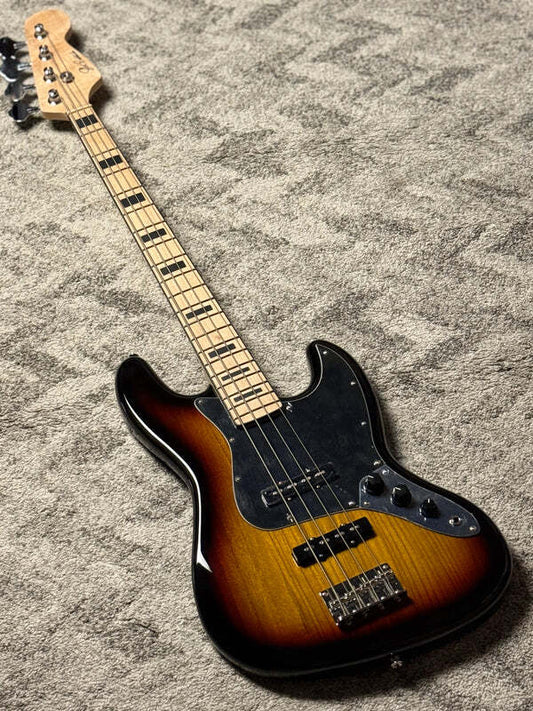 SLX Sparrow 70s Special Essentials with Maple FB in in 3-Tone Sunburst
