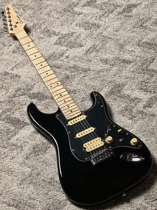 SLX Hawk Classic Essentials 22 HSS with Maple FB in Black