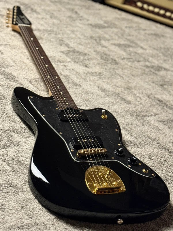 SLX Heron Classic P90 in Black with Gold Hardware