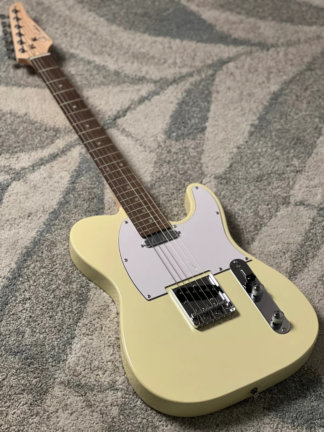 SLX Raven Classic Essentials 22 with Rosewood FB in Vintage White