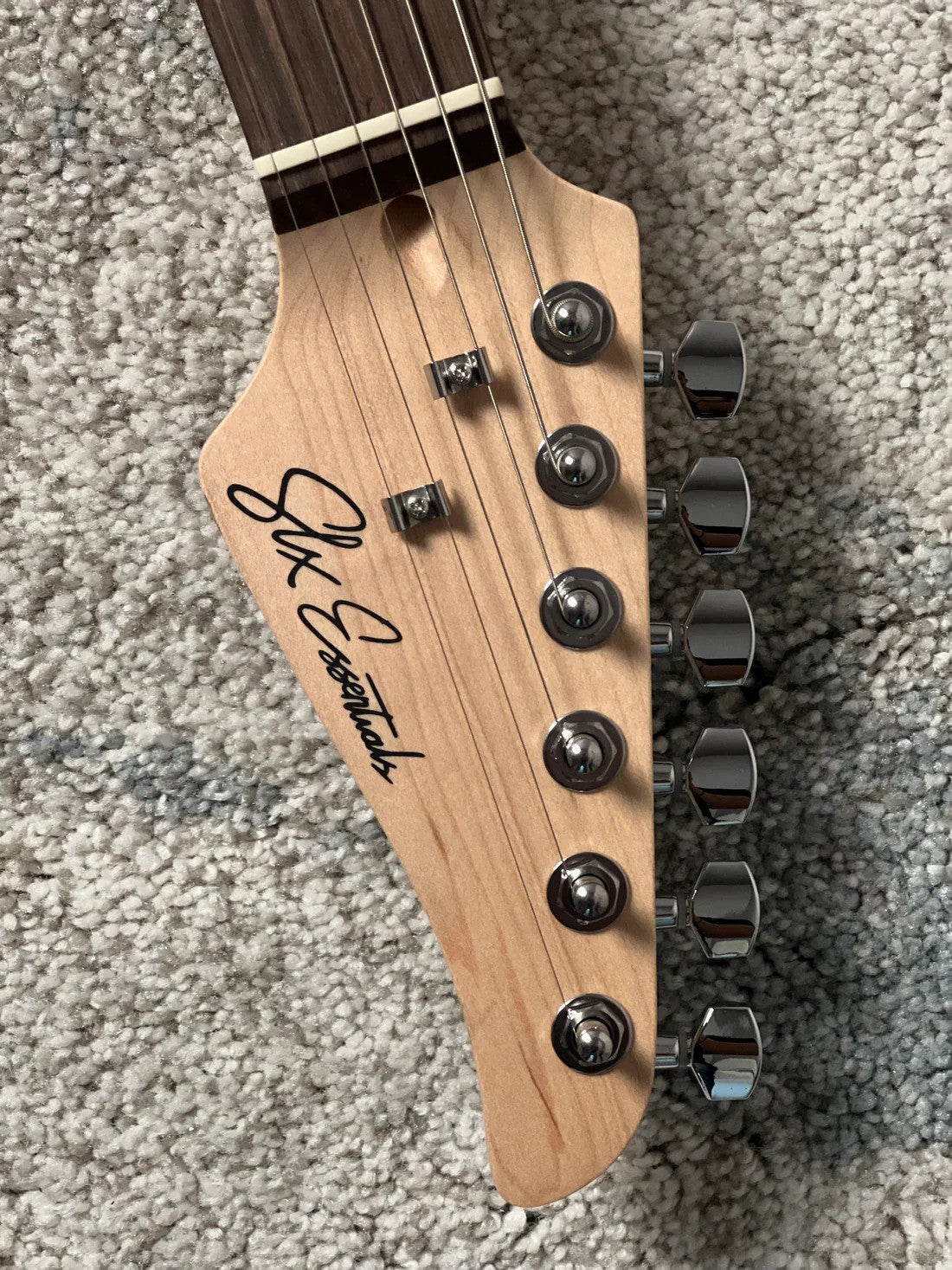 SLX Raven Classic Essentials 22 with Rosewood FB in Vintage White