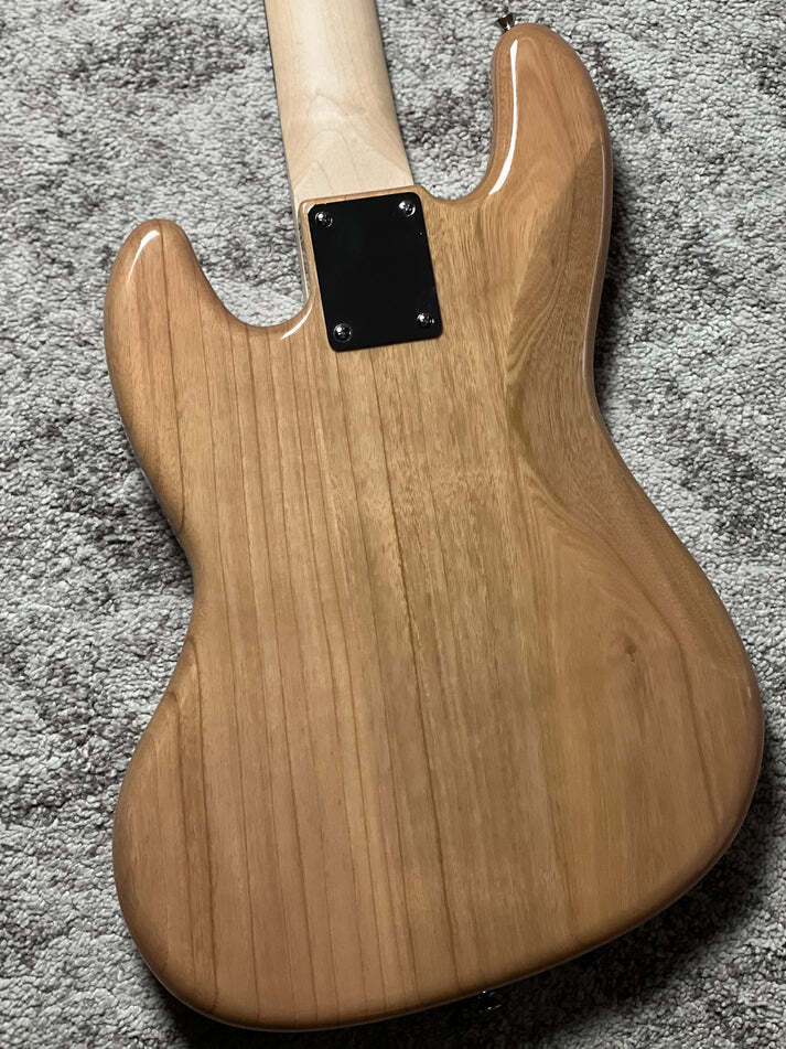 SLX Sparrow 70s Special V Essentials with Maple FB in Vintage Natural