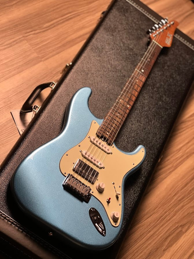 SLX Hawk Classic 22 HSS in Lake Placid Blue with Rosewood FB